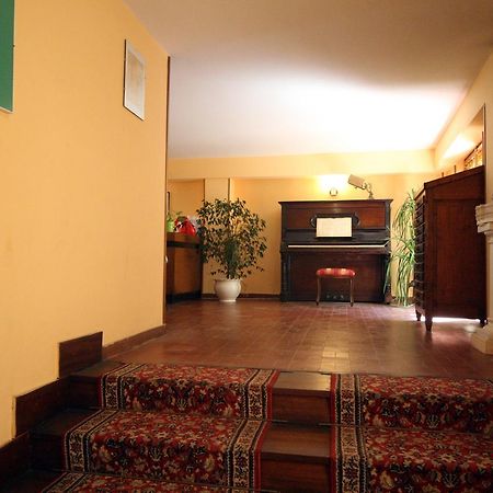 Albergo I Longobardi Чиуси Экстерьер фото