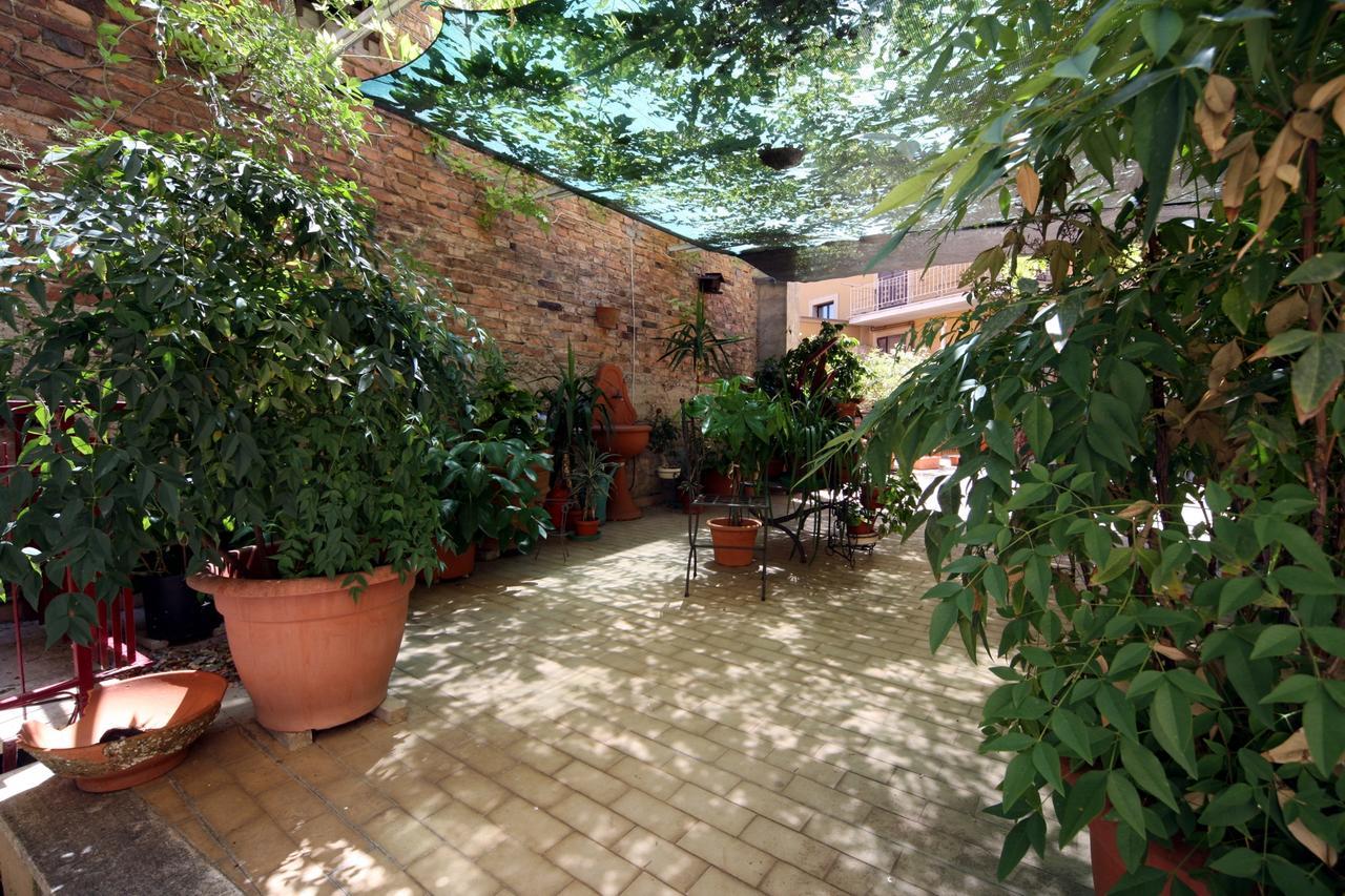 Albergo I Longobardi Чиуси Экстерьер фото